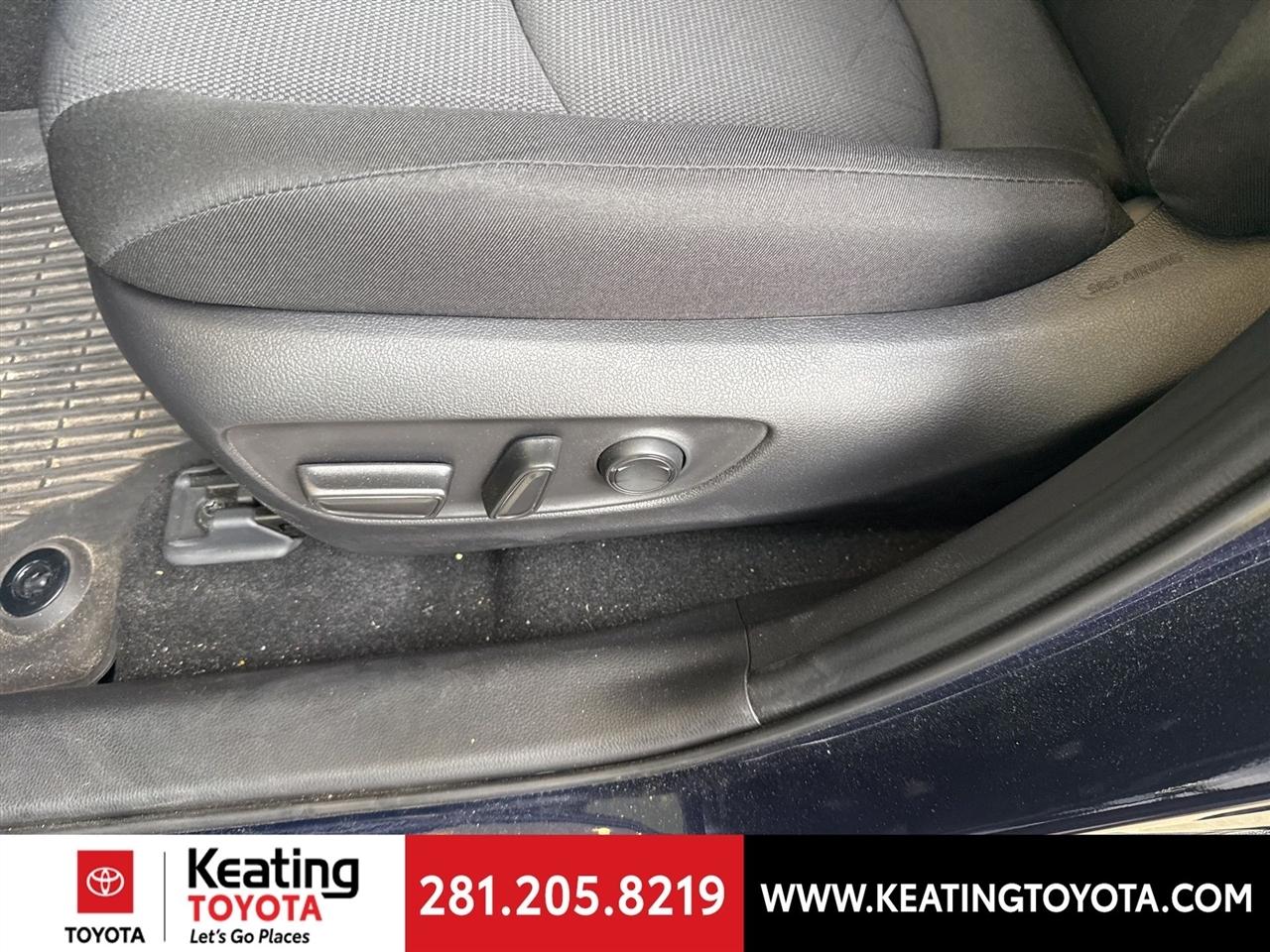 Toyota RAV4 Hybrid XLE 2025