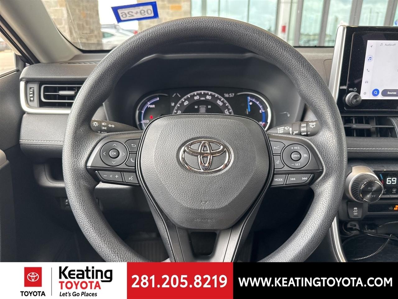 Toyota RAV4 Hybrid XLE 2025