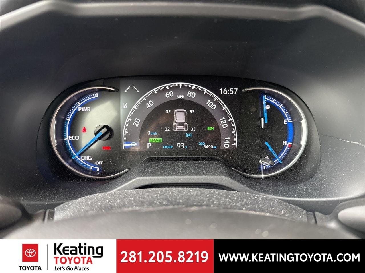 Toyota RAV4 Hybrid XLE 2025