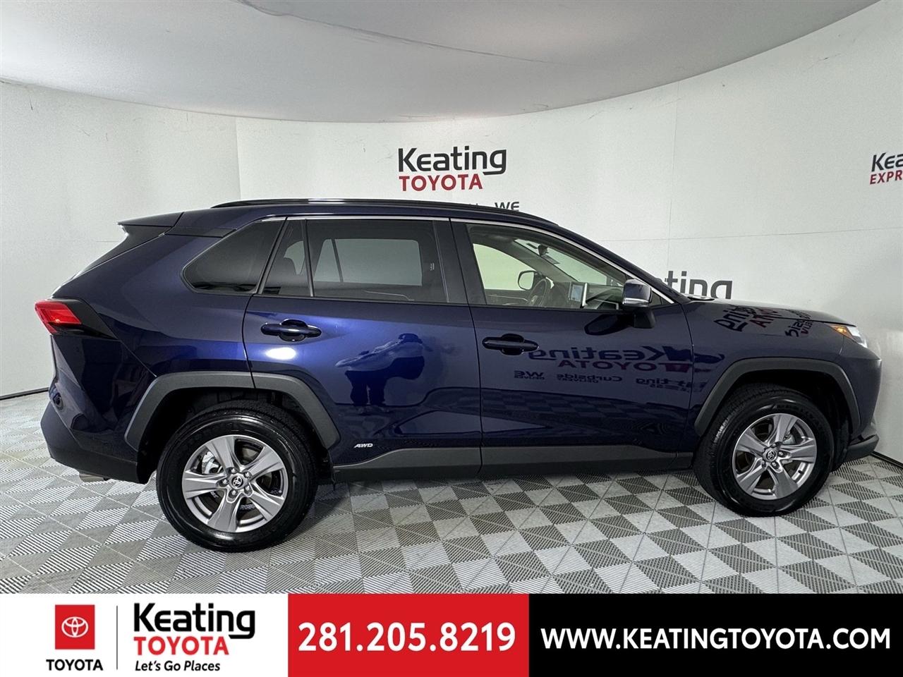 Toyota RAV4 Hybrid XLE 2025