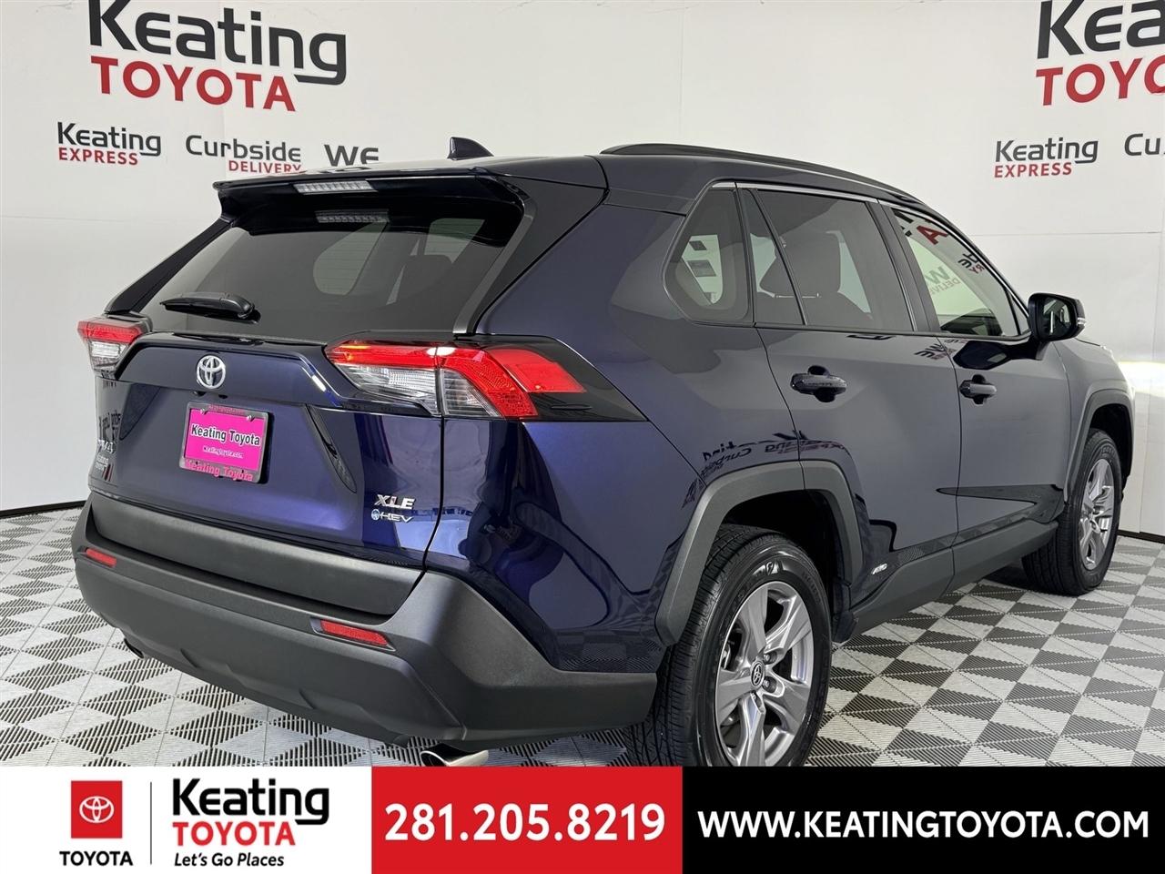 Toyota RAV4 Hybrid XLE 2025