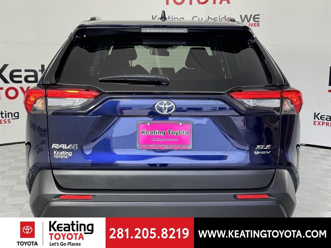 Toyota RAV4 Hybrid XLE 2025