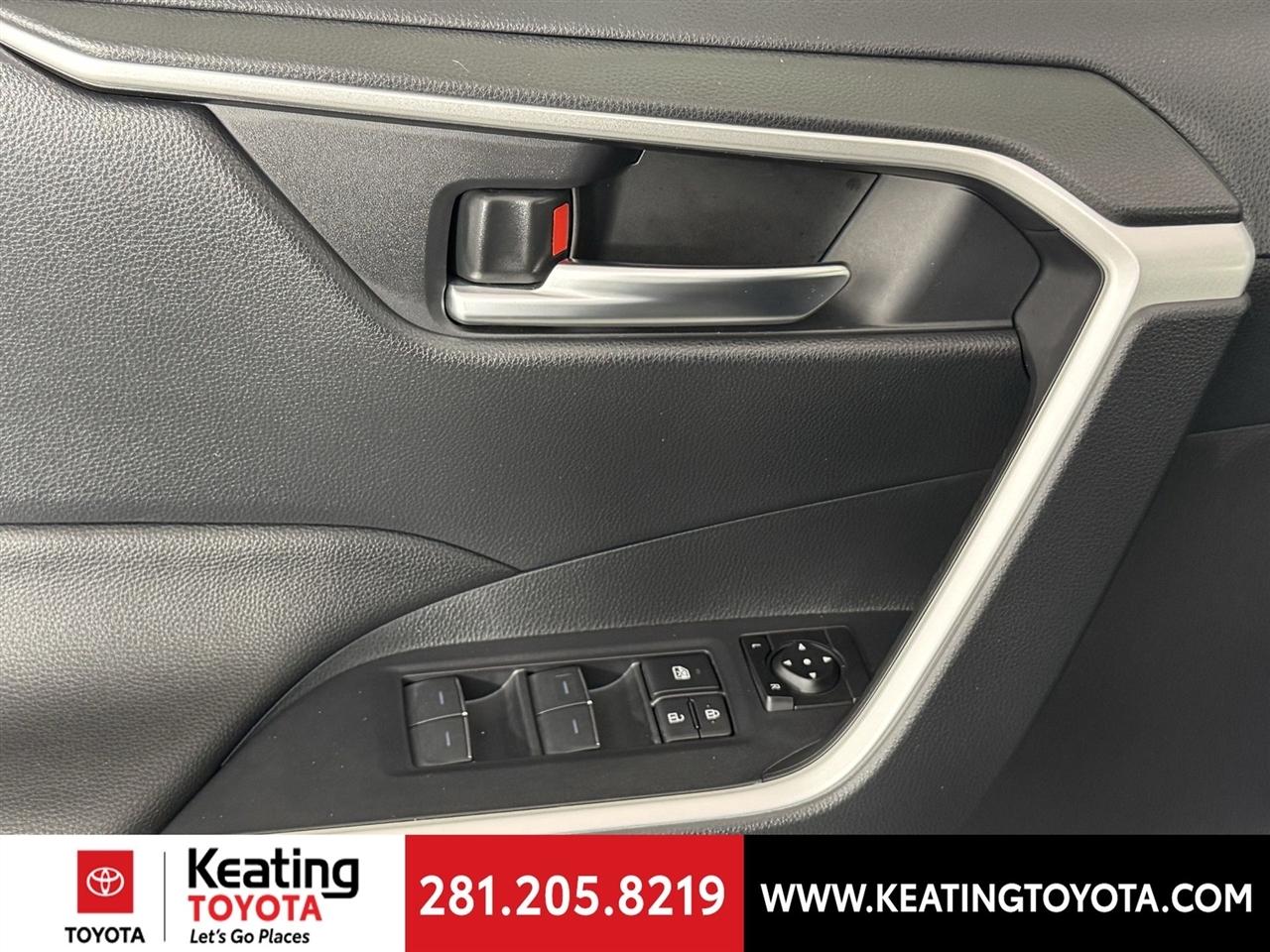 Toyota RAV4 Hybrid XLE 2025