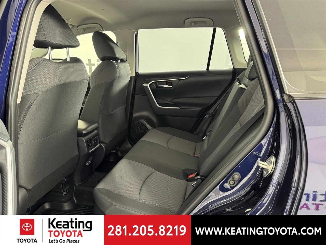 Toyota RAV4 Hybrid XLE 2025