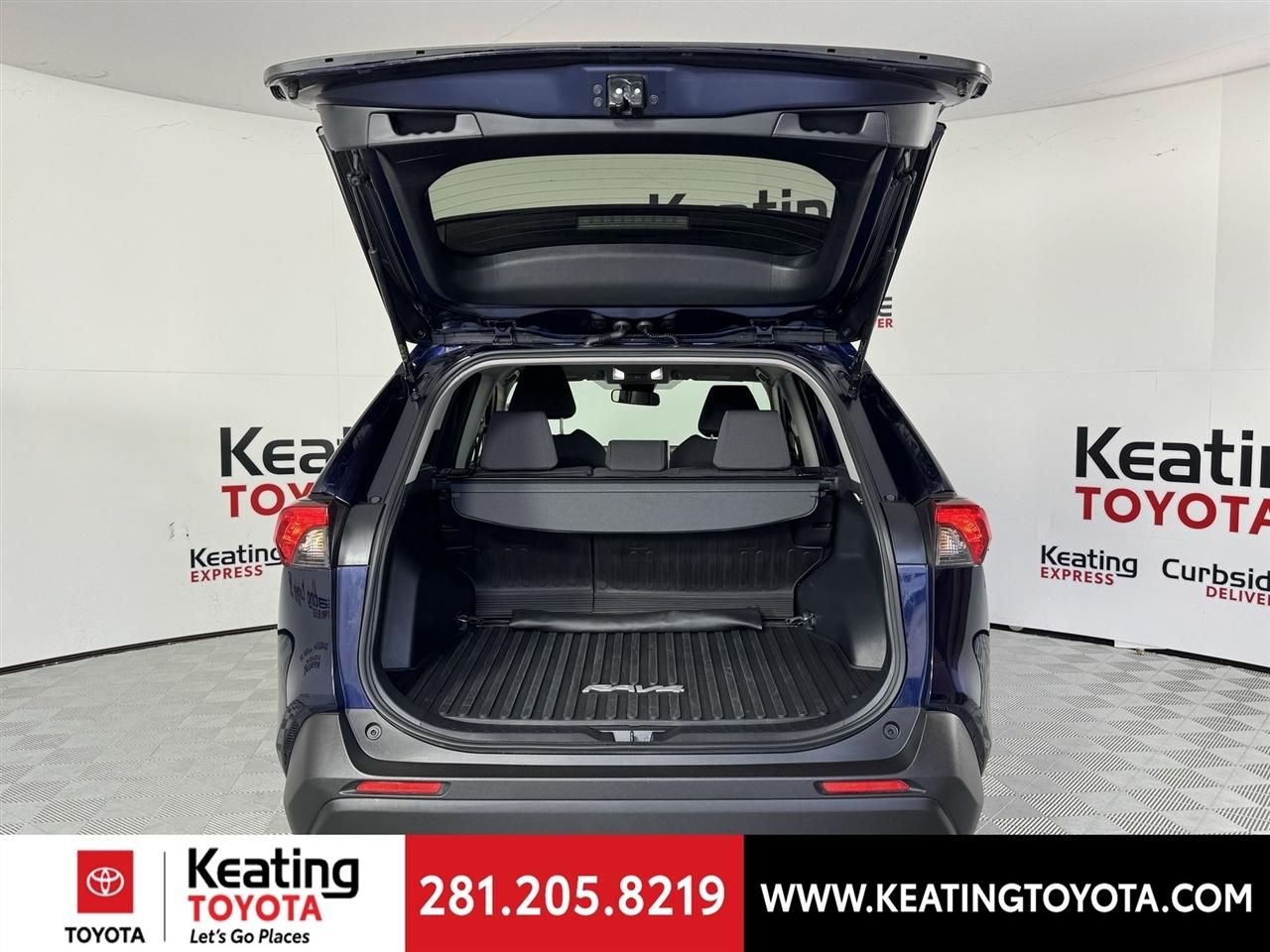 Toyota RAV4 Hybrid XLE 2025