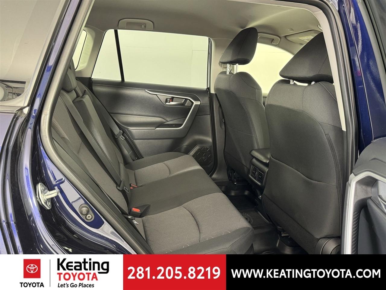 Toyota RAV4 Hybrid XLE 2025