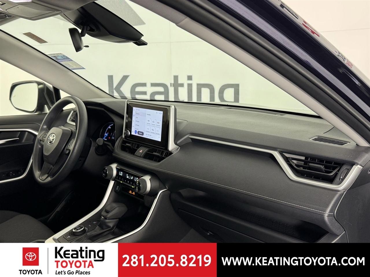 Toyota RAV4 Hybrid XLE 2025