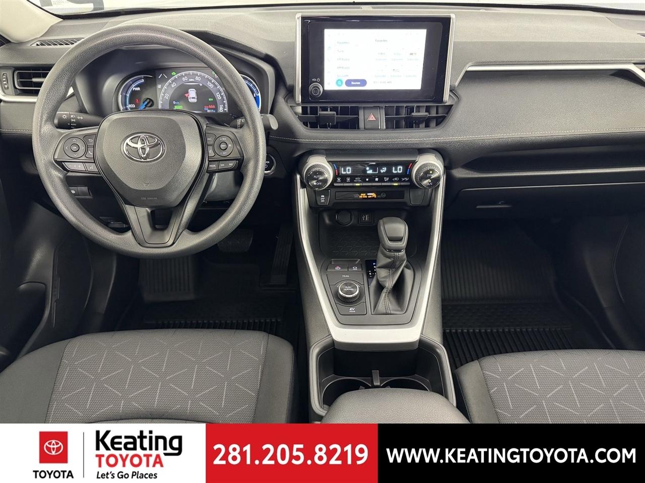 Toyota RAV4 Hybrid XLE 2025