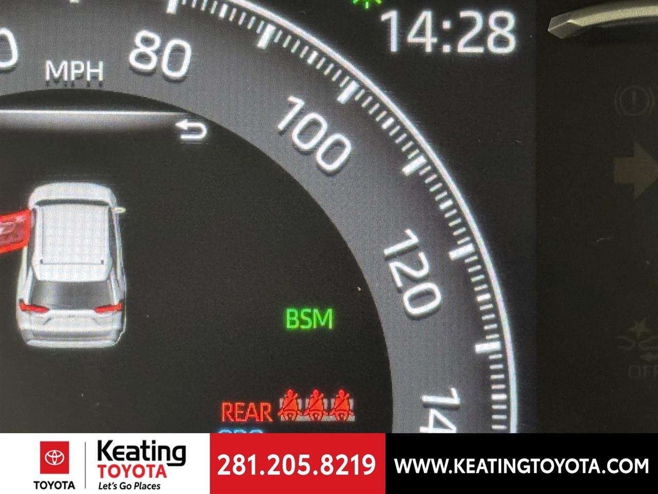 Toyota RAV4 Hybrid XLE 2025