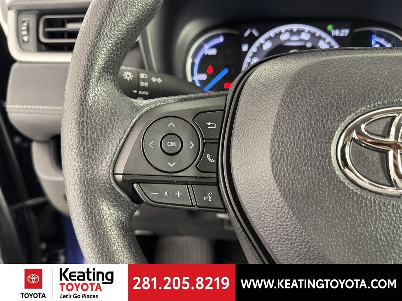 Toyota RAV4 Hybrid XLE 2025