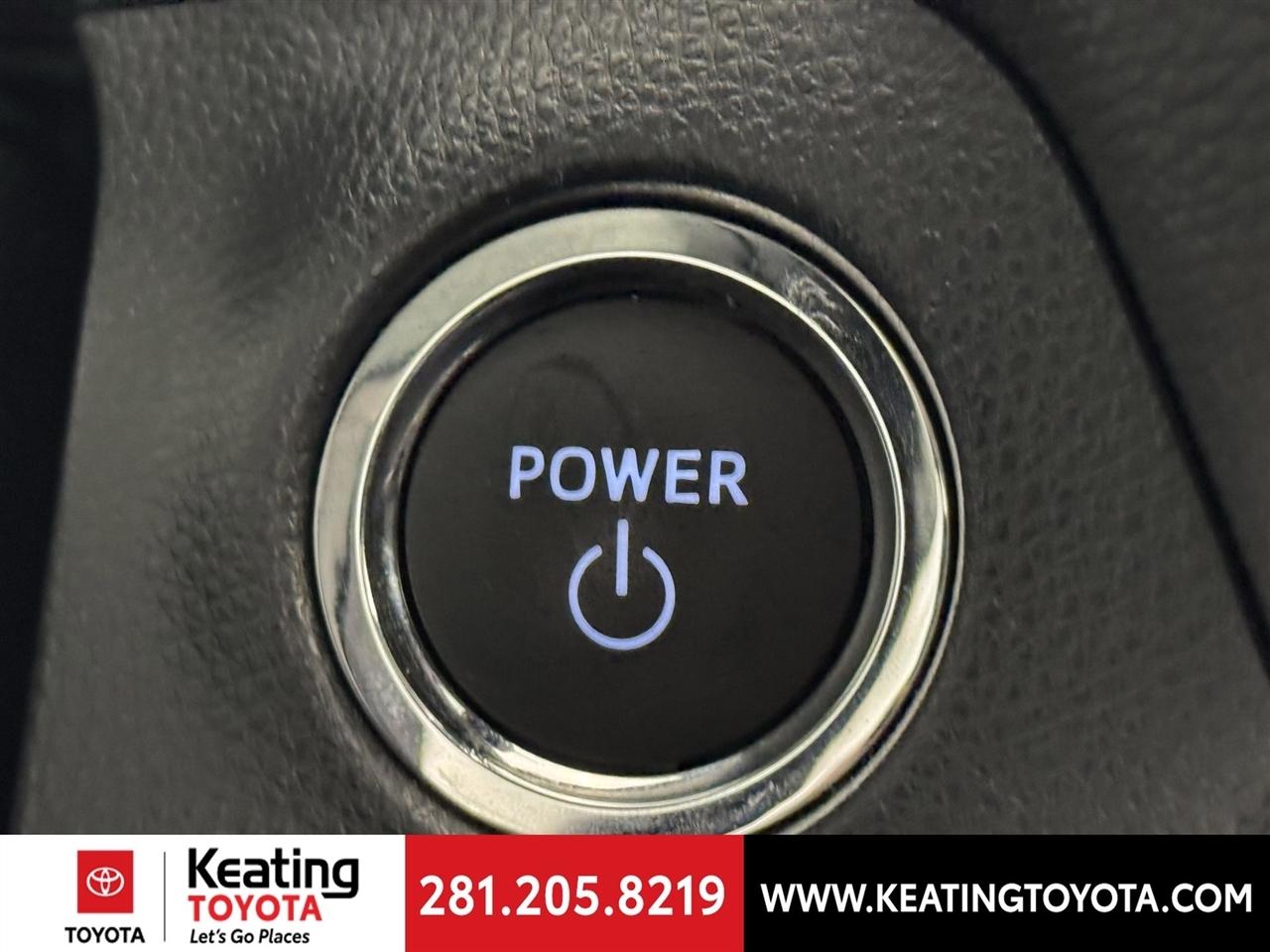 Toyota RAV4 Hybrid XLE 2025