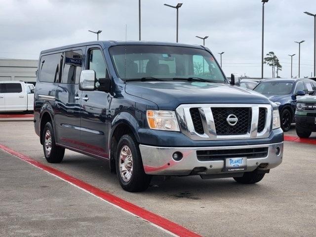 Nissan NV Passenger 3500 SL V8 2014