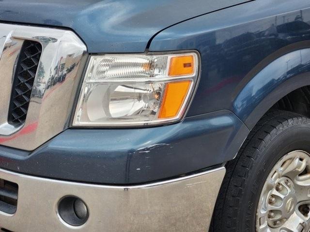 Nissan NV Passenger 3500 SL V8 2014