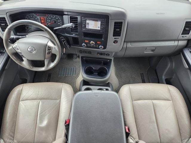 Nissan NV Passenger 3500 SL V8 2014
