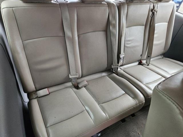 Nissan NV Passenger 3500 SL V8 2014