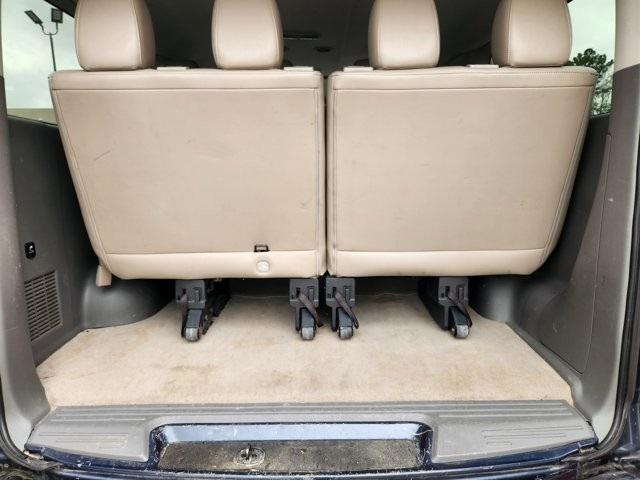 Nissan NV Passenger 3500 SL V8 2014