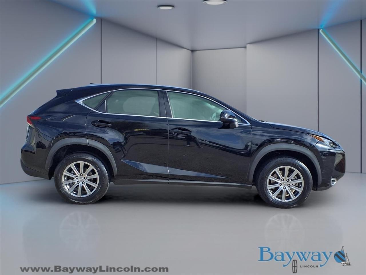 Lexus NX 200t FWD 2017