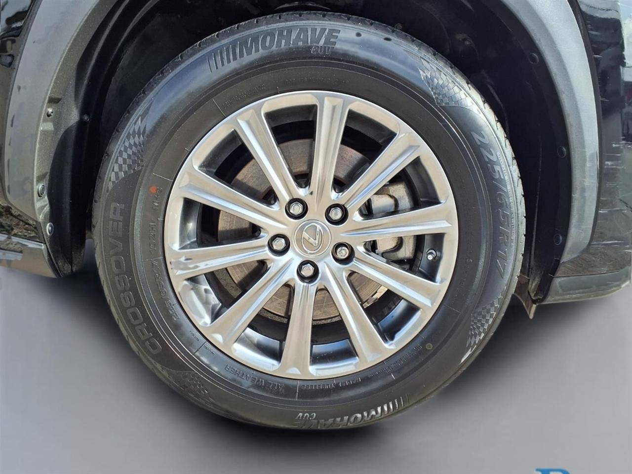 Lexus NX 200t FWD 2017