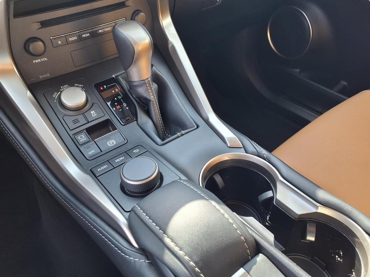 Lexus NX 200t FWD 2017