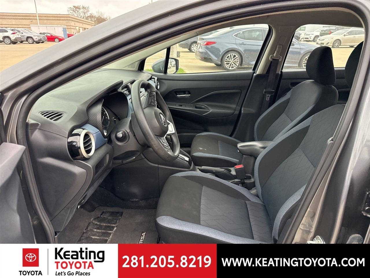 Nissan Versa SV 2025