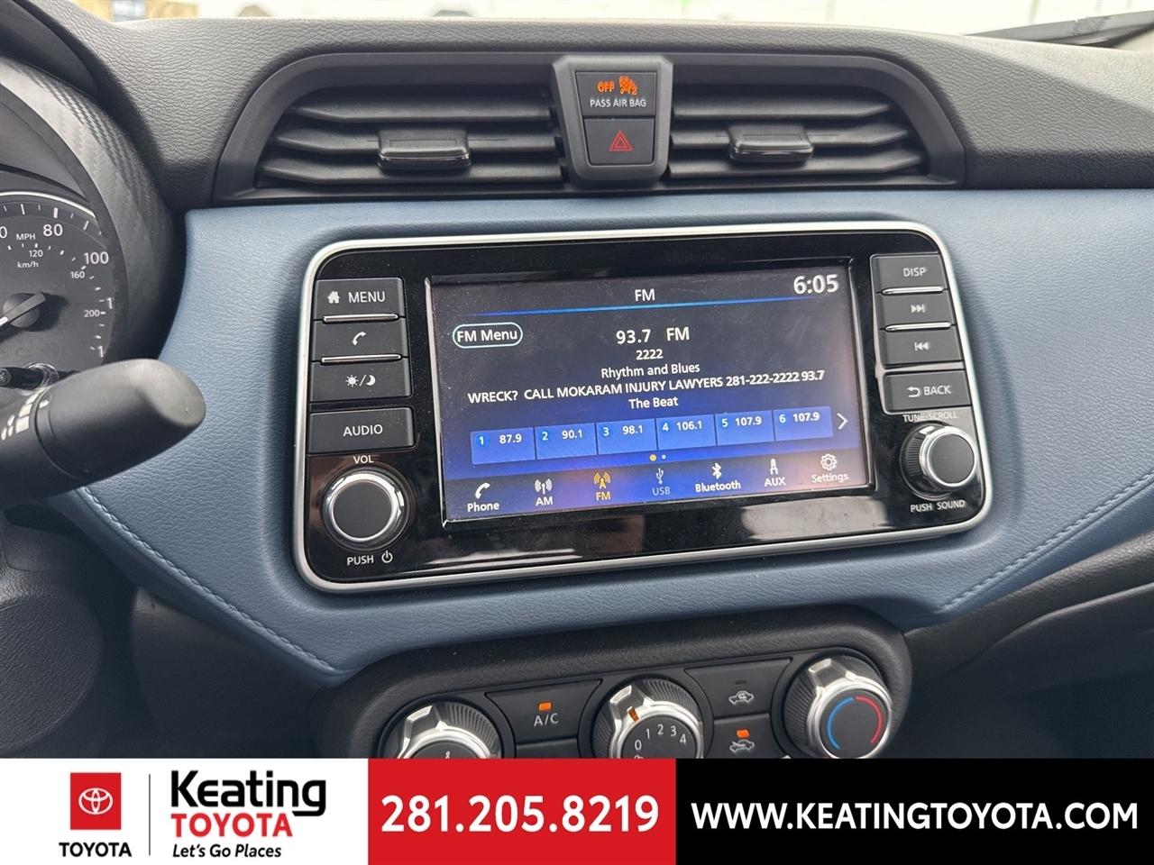 Nissan Versa SV 2025