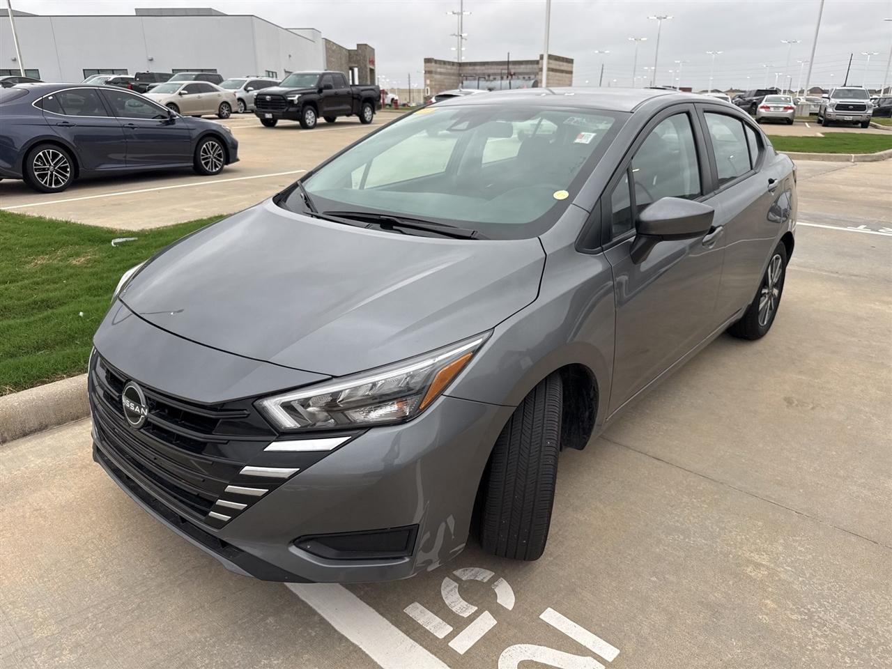 Nissan Versa SV 2025