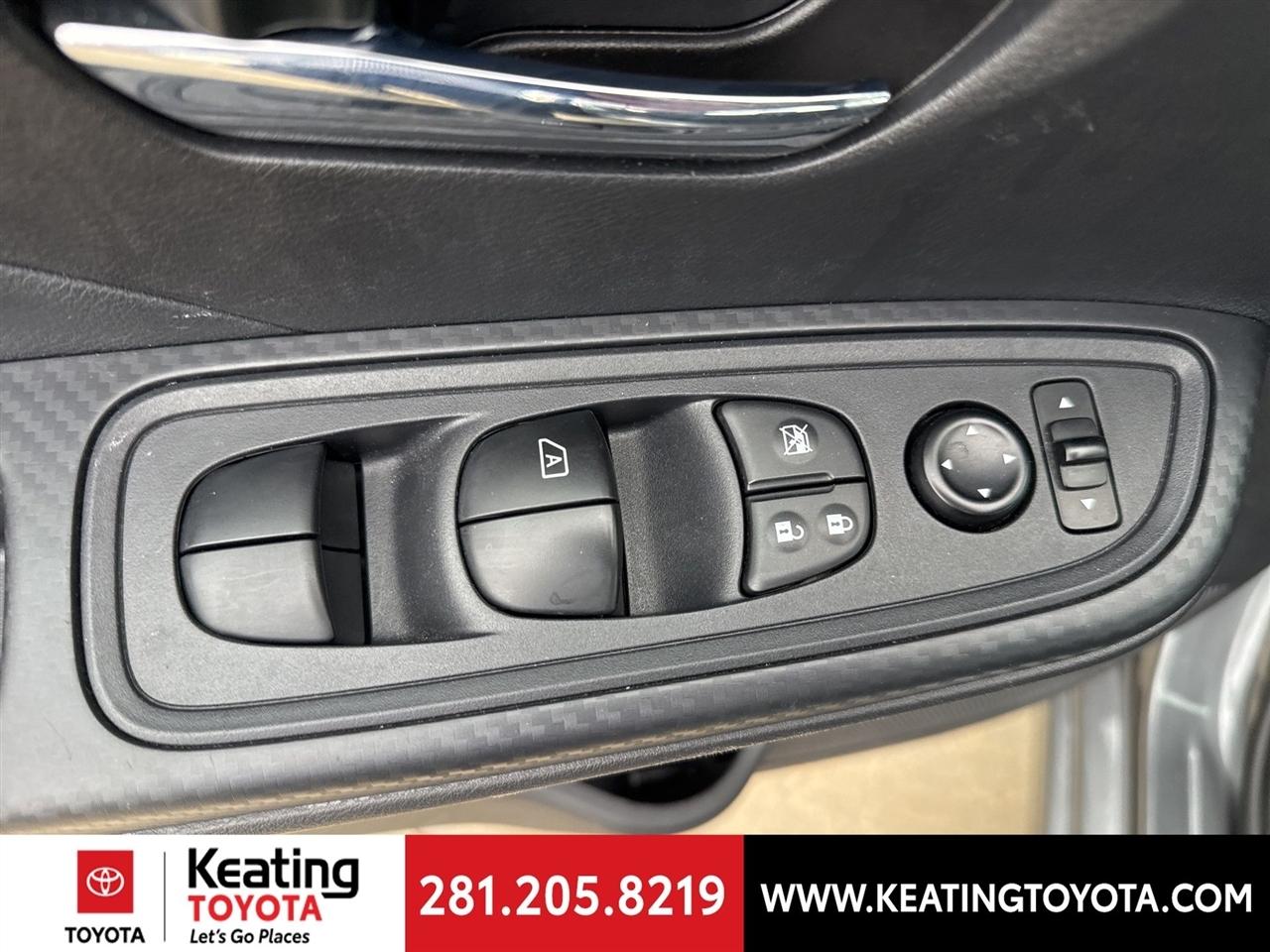 Nissan Versa SV 2025