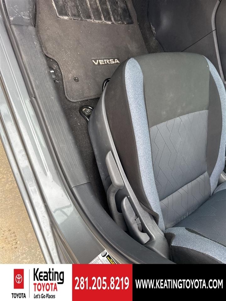 Nissan Versa SV 2025