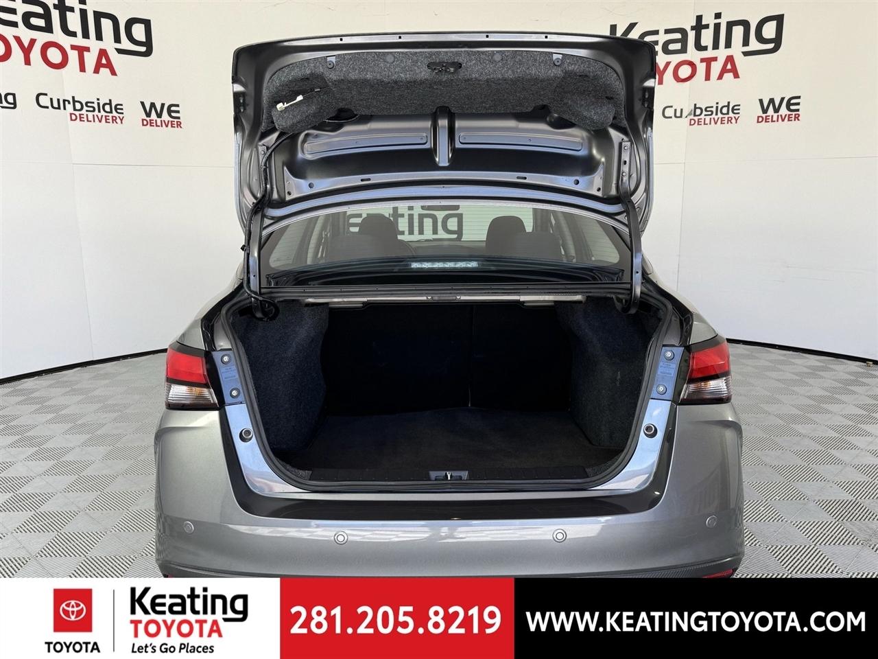 Nissan Versa SV 2025