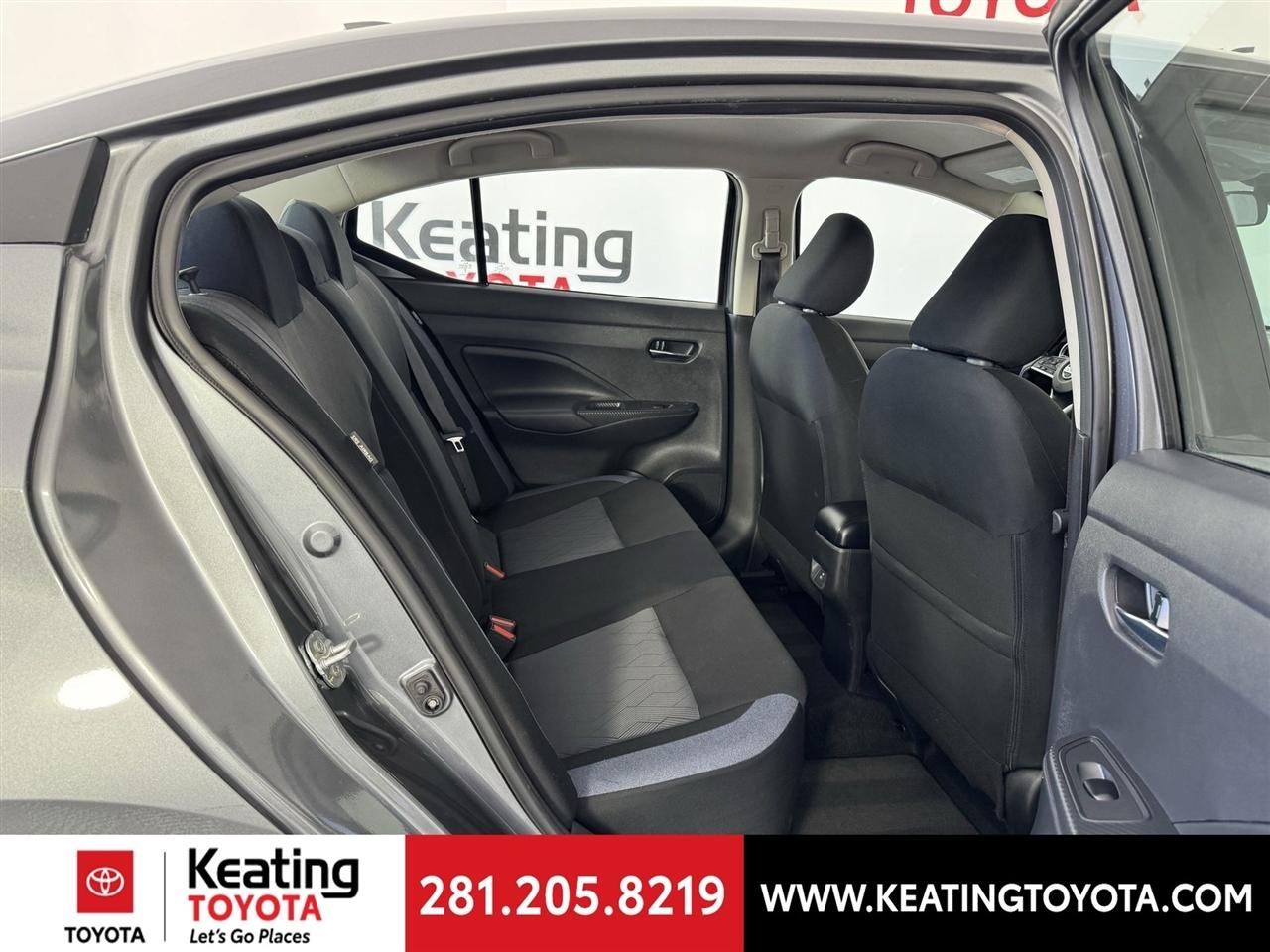 Nissan Versa SV 2025