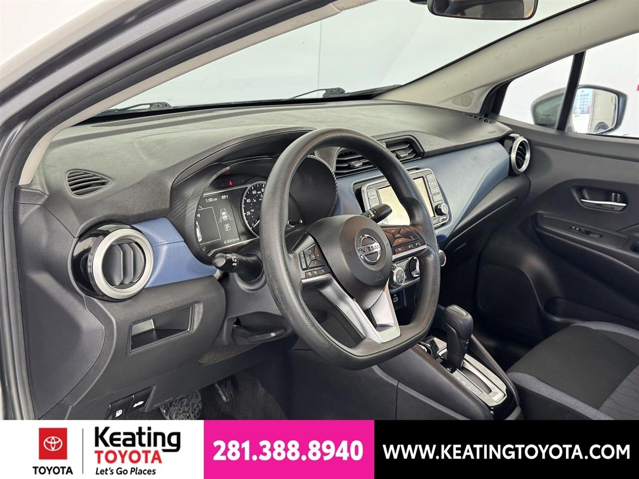 Nissan Versa SV 2025