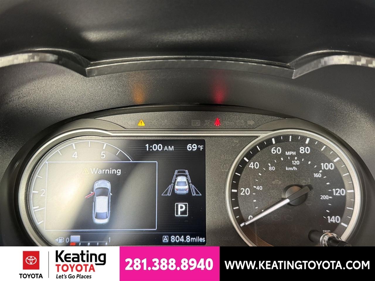 Nissan Versa SV 2025