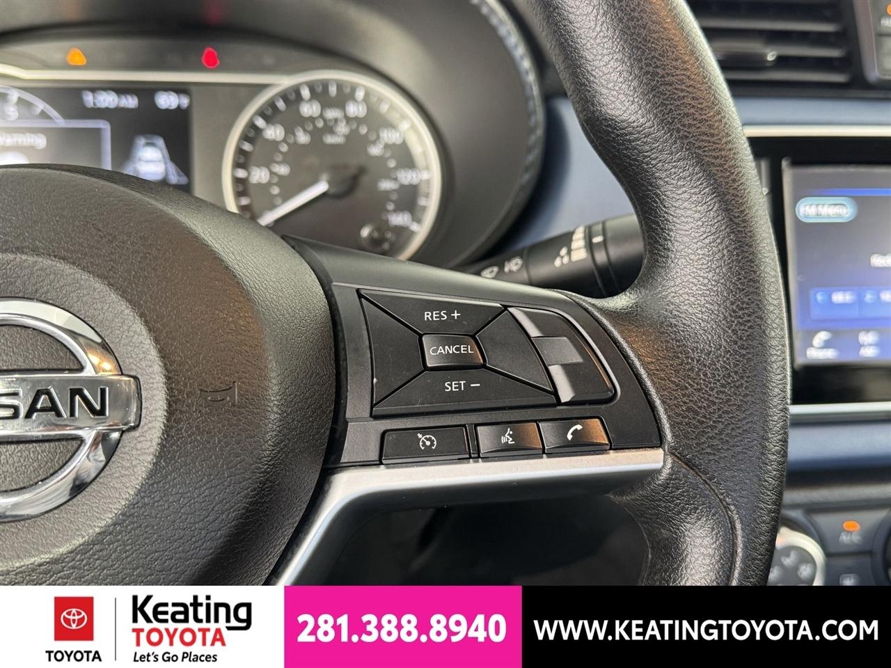 Nissan Versa SV 2025
