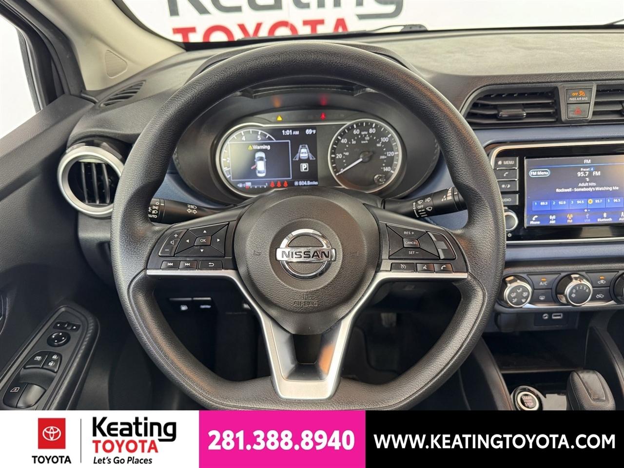 Nissan Versa SV 2025