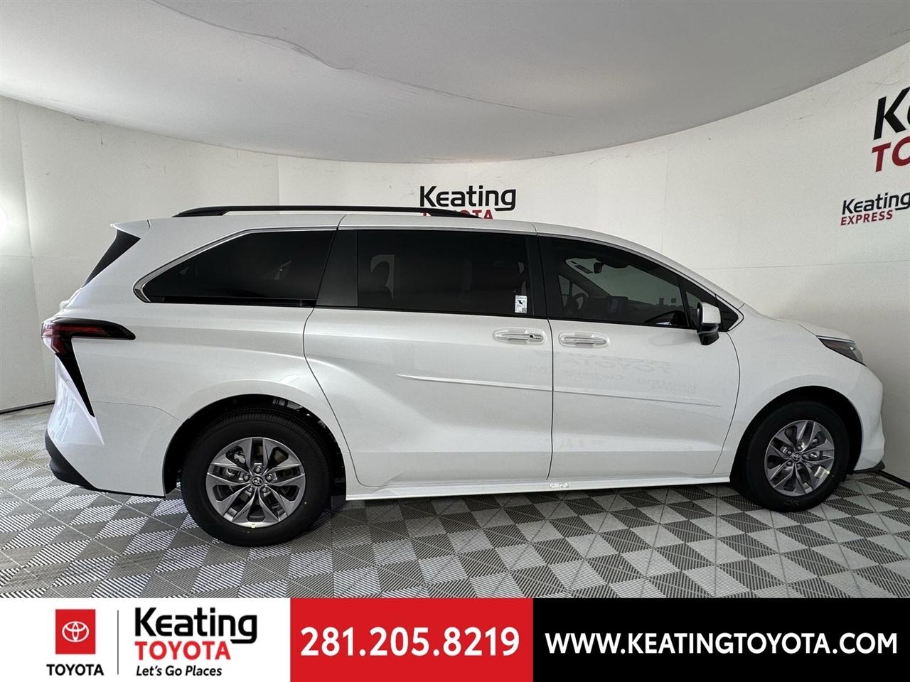 Toyota Sienna XLE 7-Passenger 2026