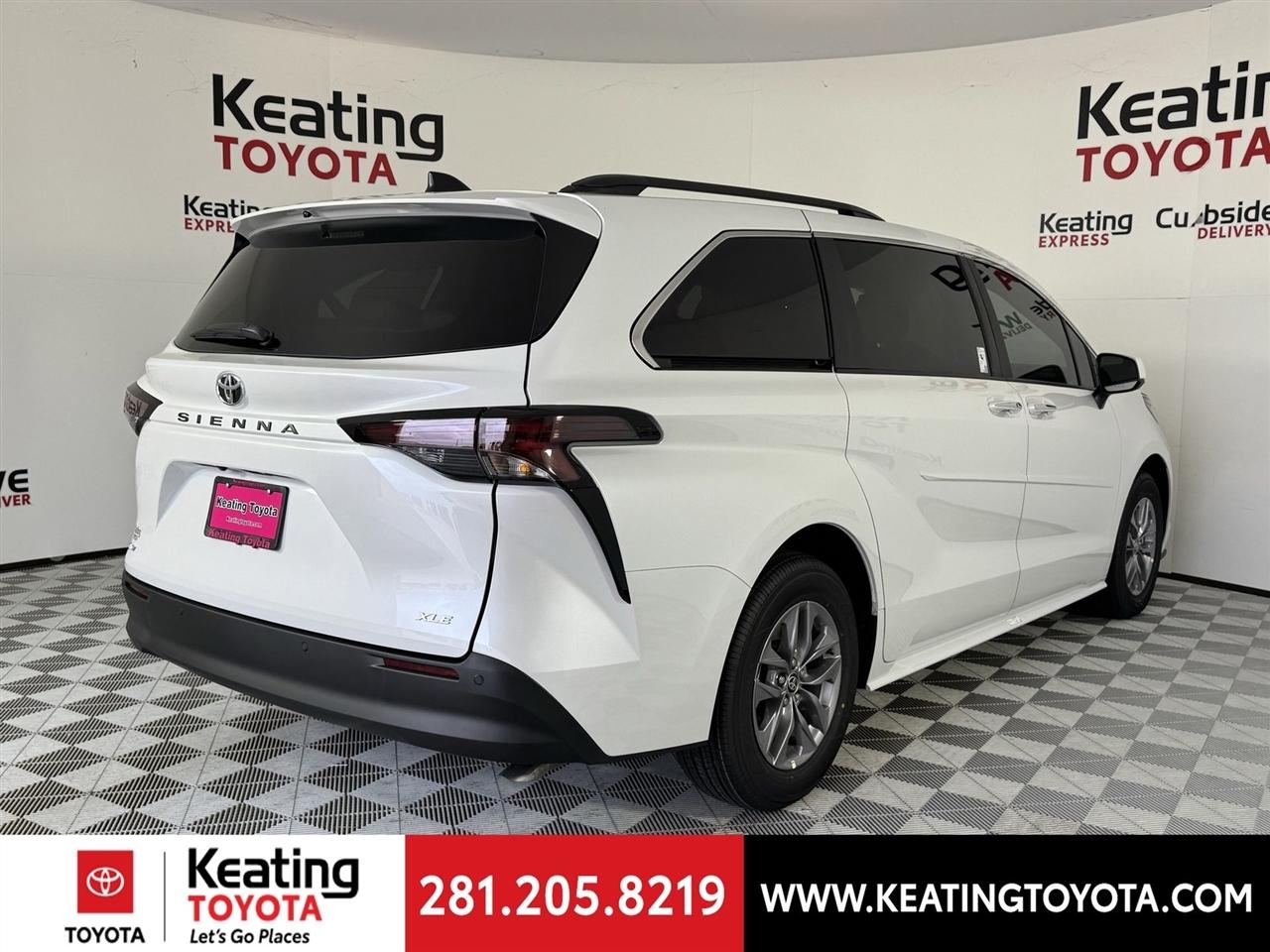Toyota Sienna XLE 7-Passenger 2026