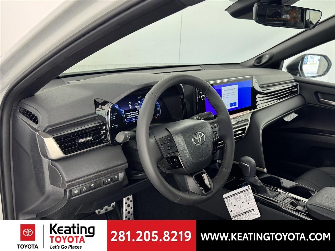 Toyota Camry Hybrid XLE 2026