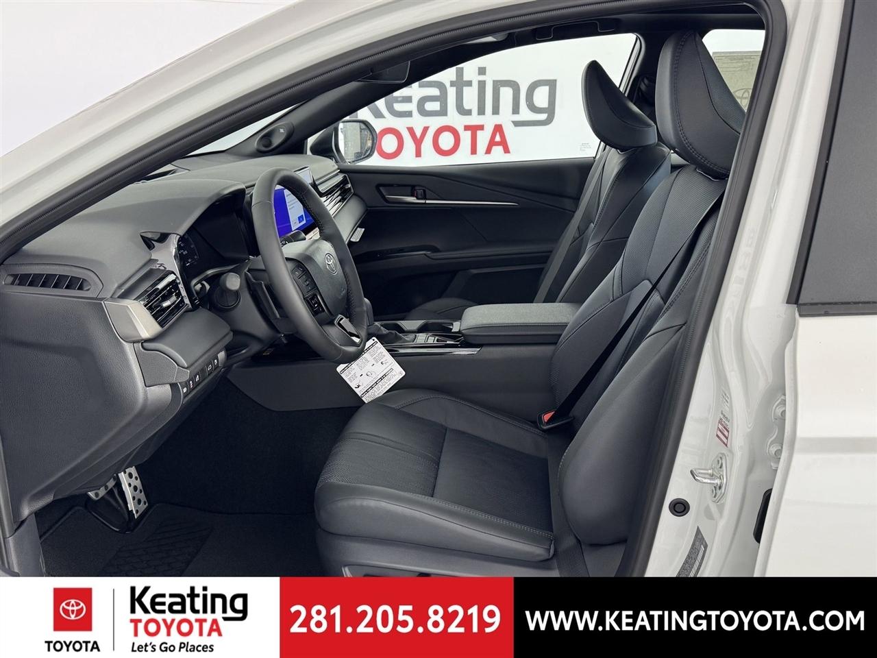 Toyota Camry Hybrid XLE 2026