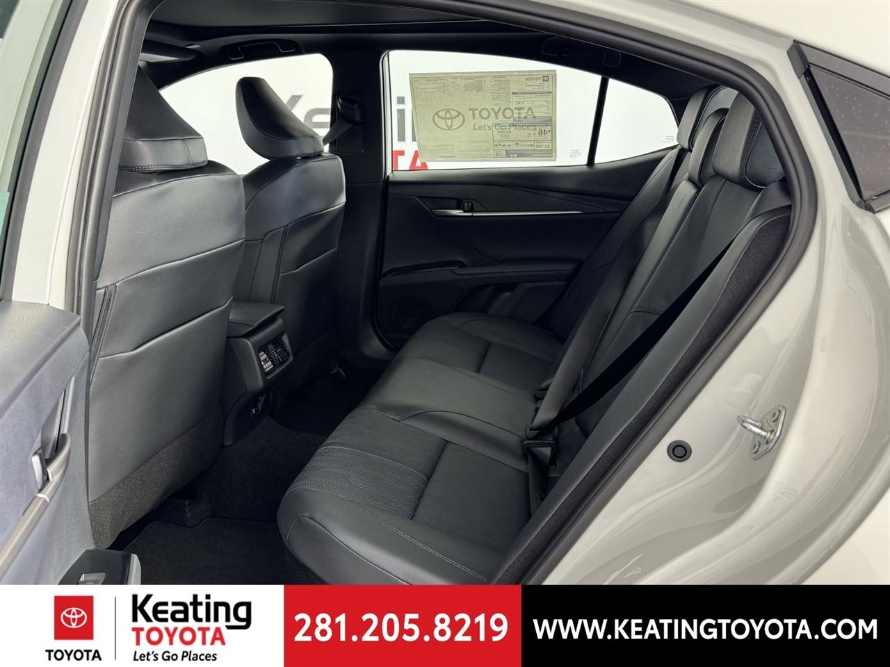 Toyota Camry Hybrid XLE 2026