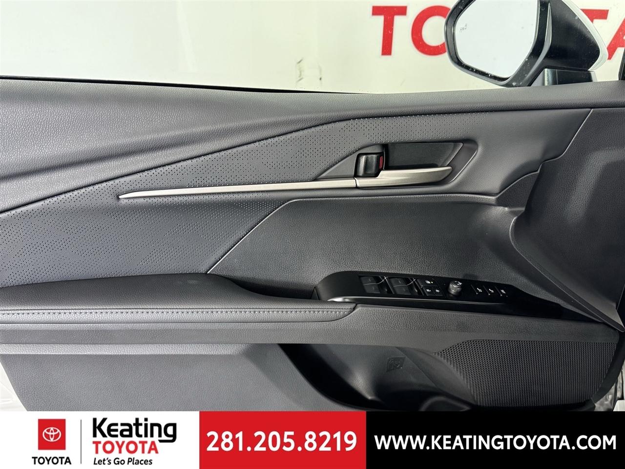 Toyota Camry Hybrid XLE 2026