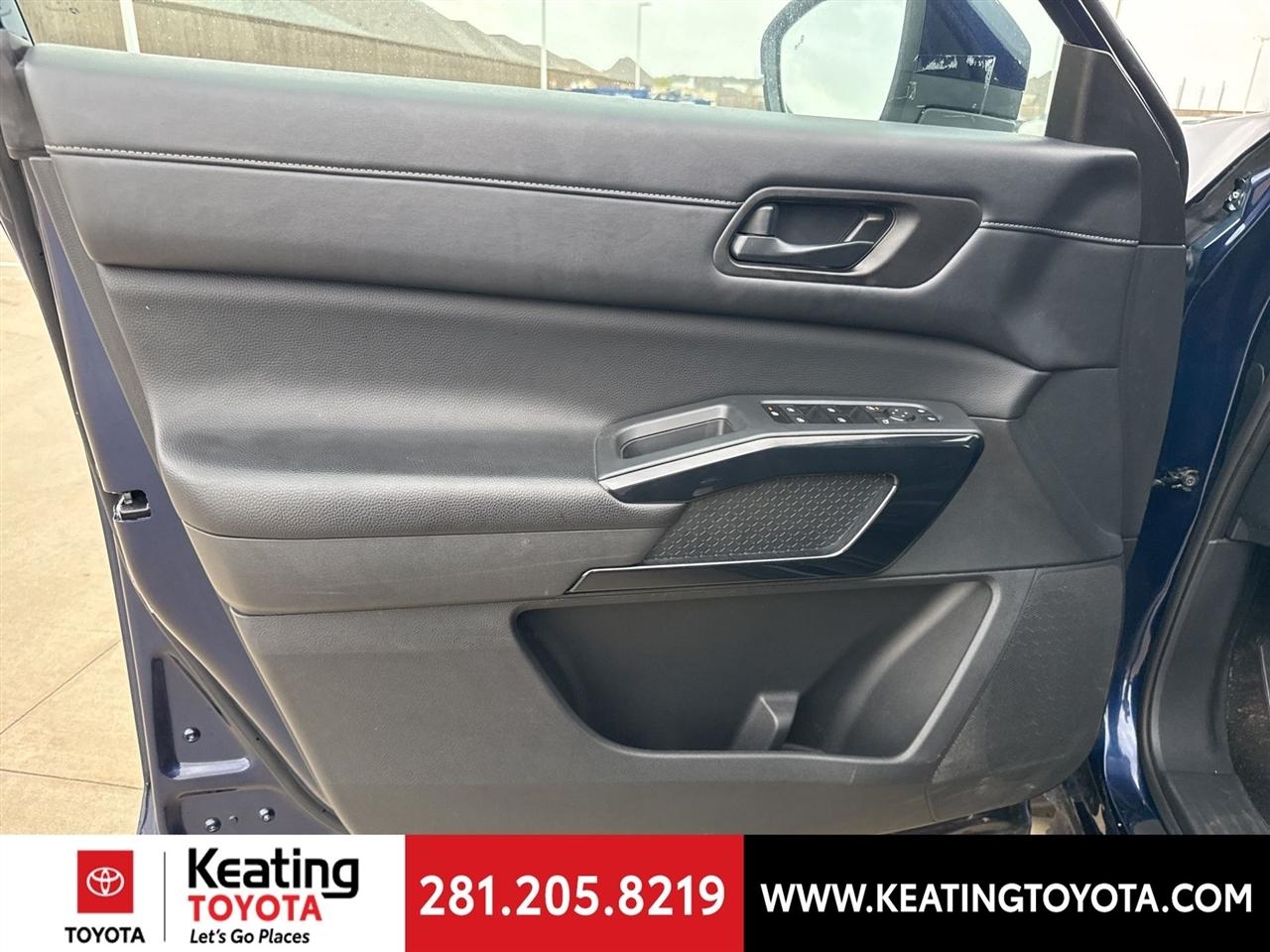 Nissan Pathfinder SV 4WD 2024