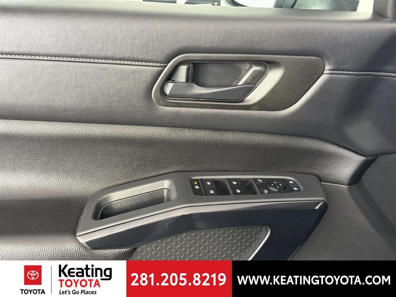 Nissan Pathfinder SV 4WD 2024