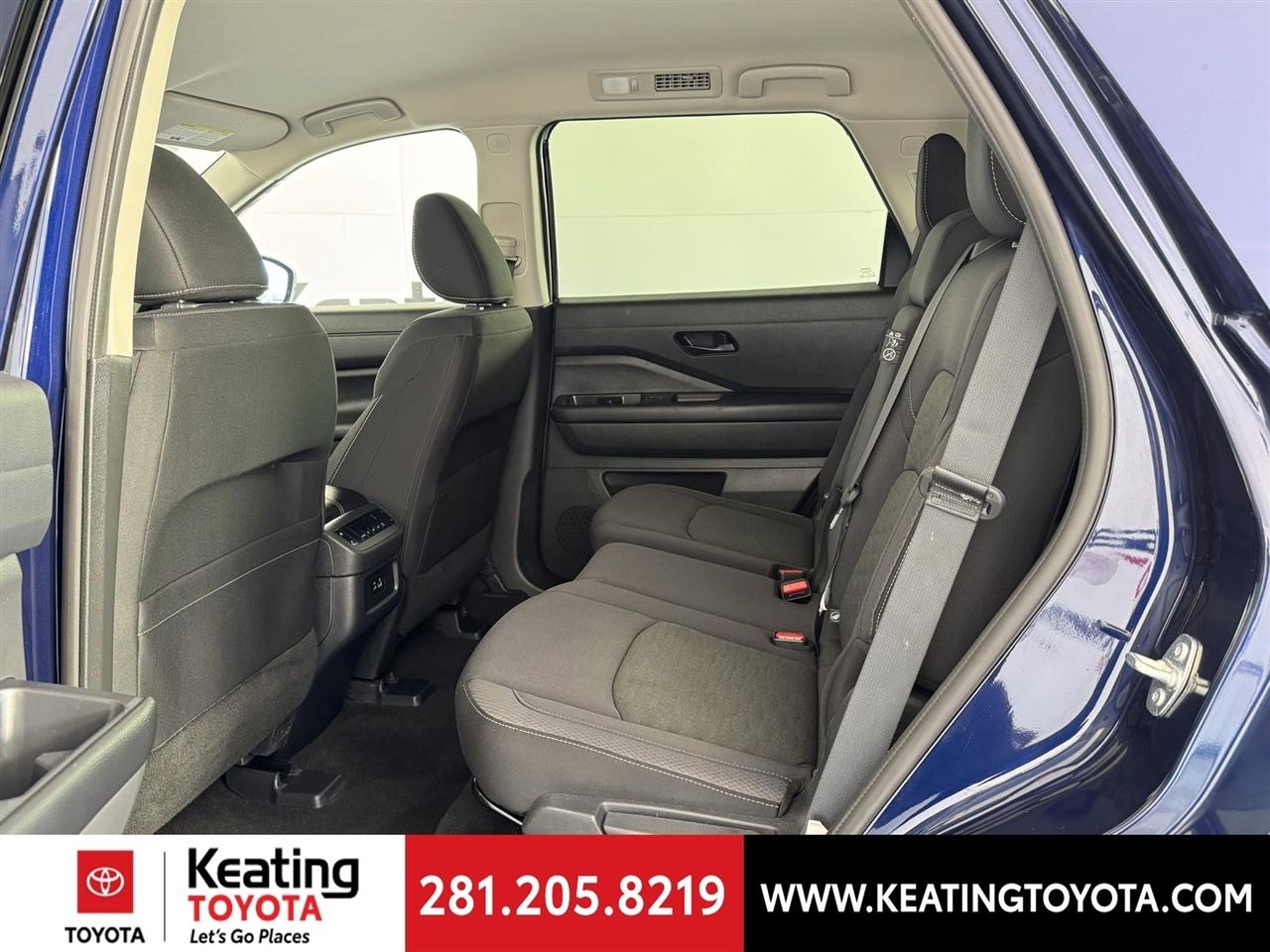 Nissan Pathfinder SV 4WD 2024