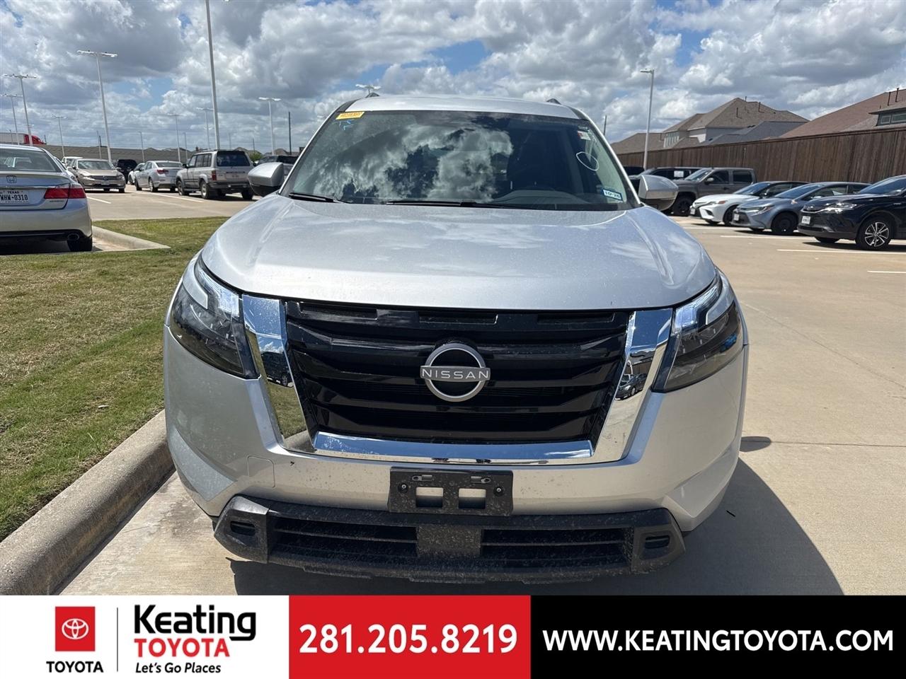 Nissan Pathfinder SV 2025