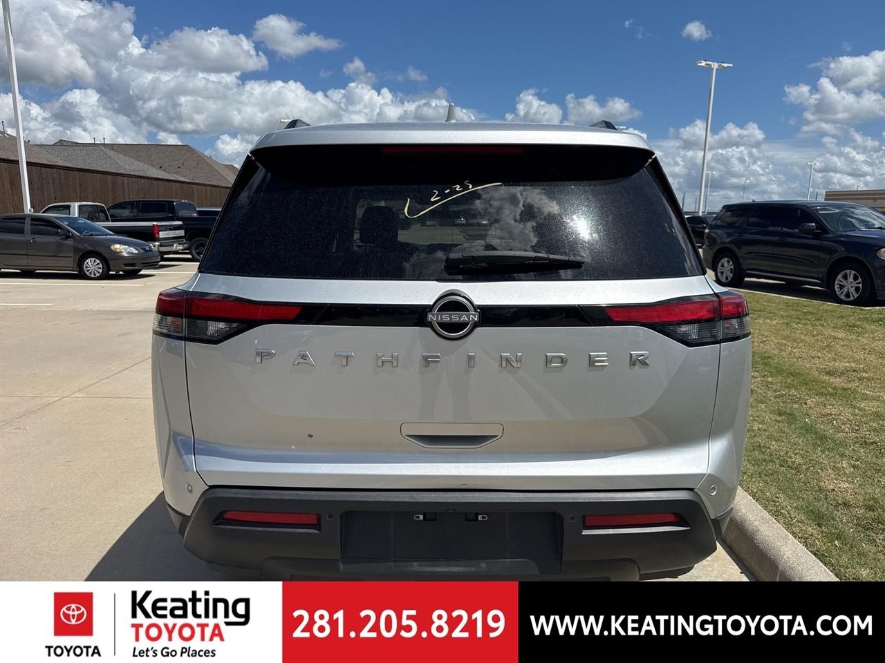 Nissan Pathfinder SV 2025