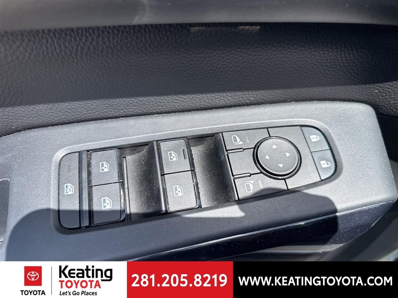 Nissan Pathfinder SV 2025