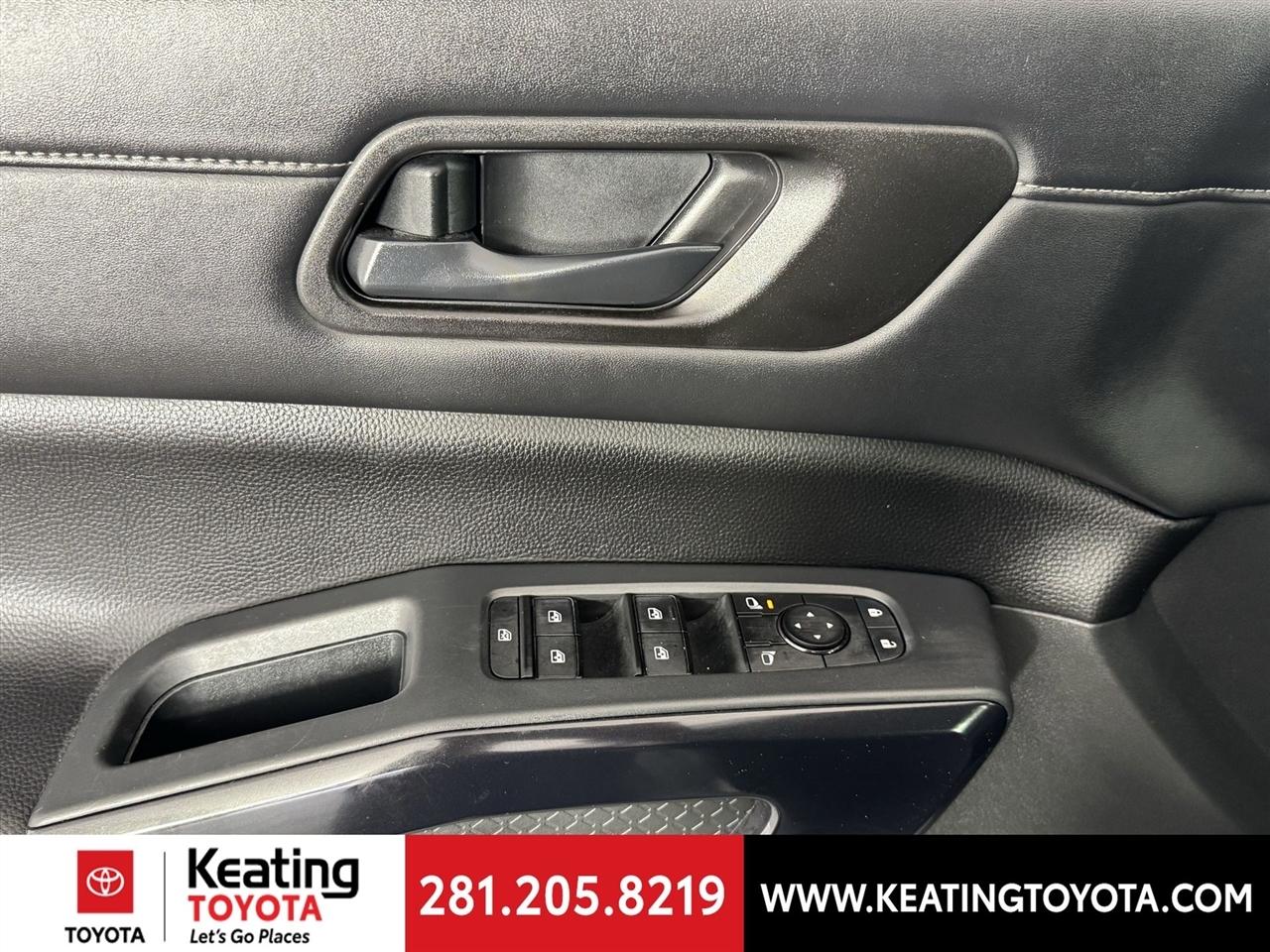 Nissan Pathfinder SV 2025