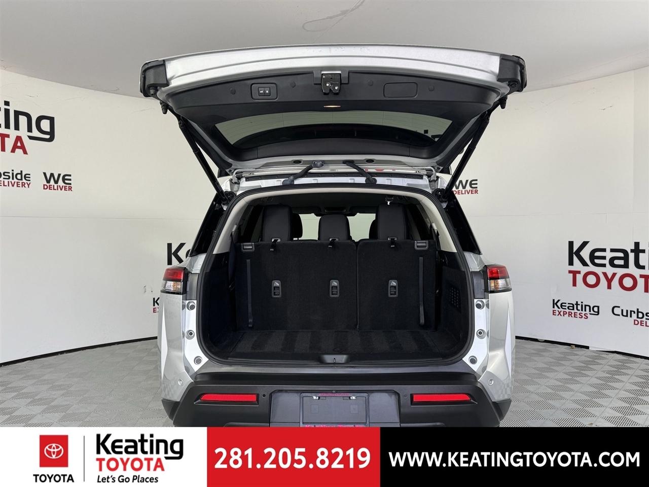 Nissan Pathfinder SV 2025