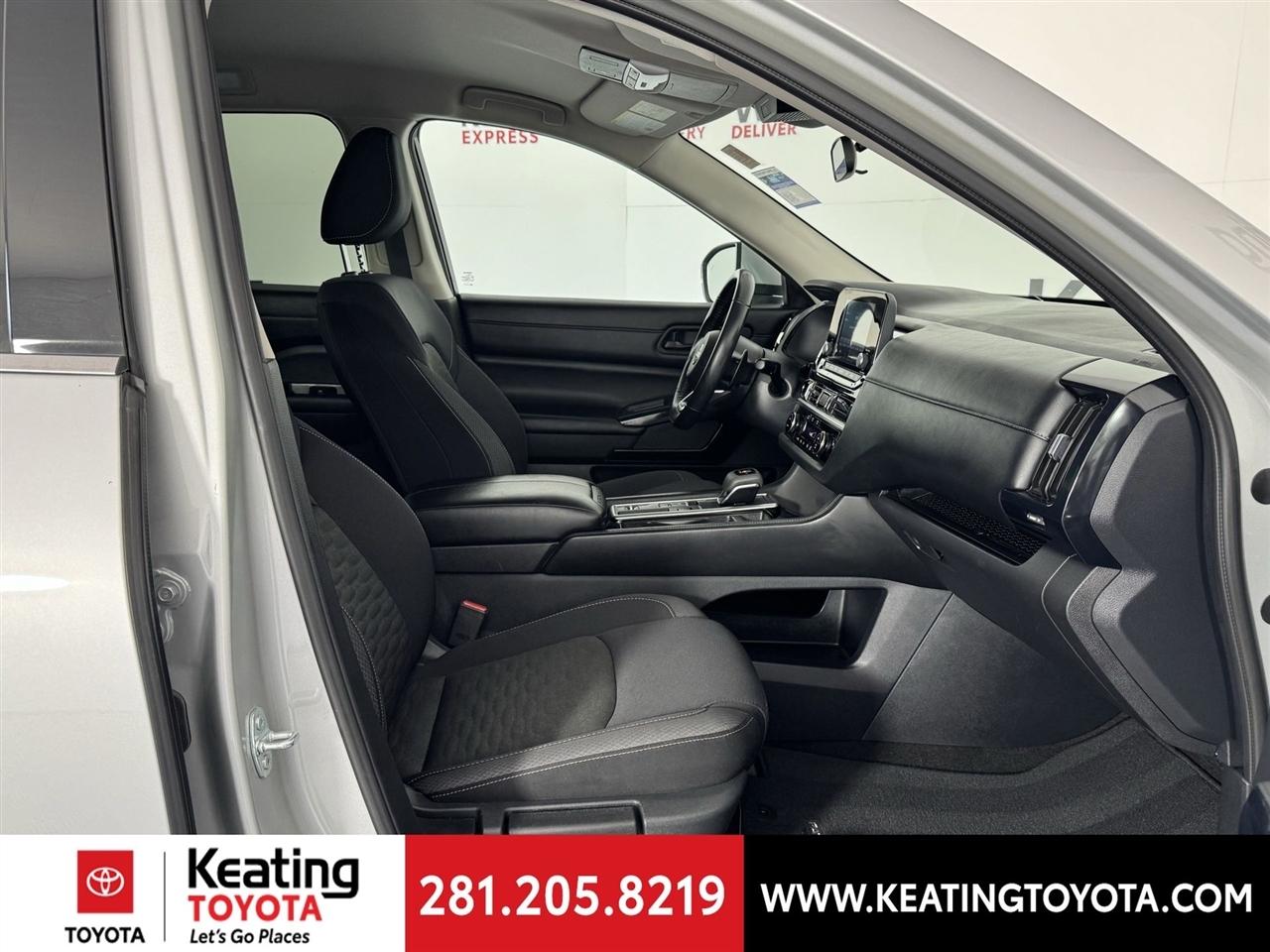 Nissan Pathfinder SV 2025