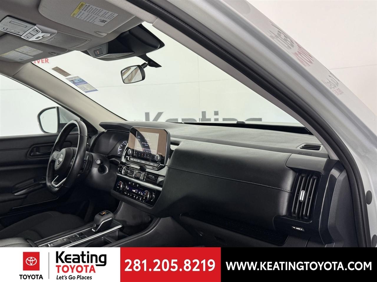 Nissan Pathfinder SV 2025